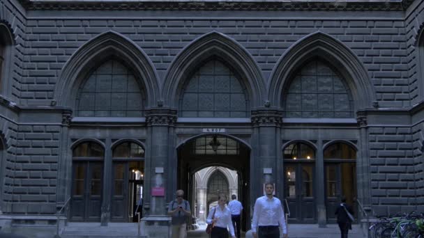 Entrance Rathaus Vienna — Stock Video