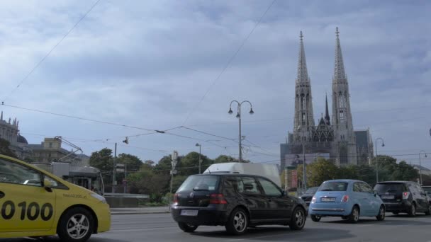 Condução Schottengasse Perto Igreja Votiva — Vídeo de Stock