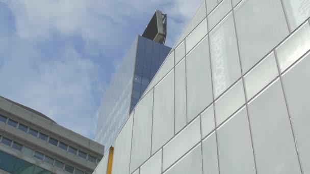 Moderne Gebäude Mit Glasfassade — Stockvideo