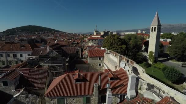 Eski Binaların Havadan Görünüşü Bir Kule — Stok video