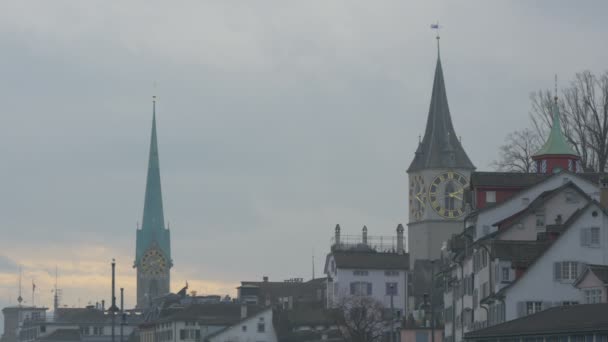 Wieże Zegarowe Budynki Zurychu Szwajcaria — Wideo stockowe