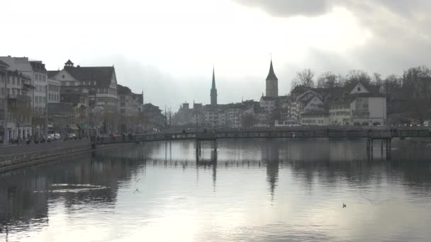 Мост Через Реку Лиммат Цюрихе — стоковое видео