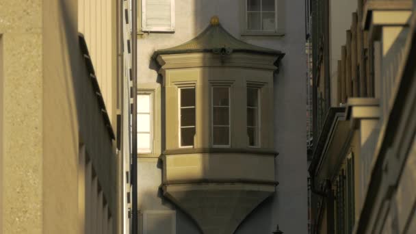 Enge Sicht Auf Einen Falschen Balkon — Stockvideo