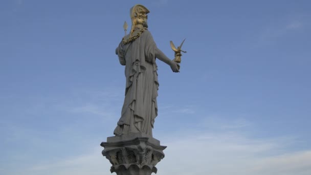 Bakre Över Gudinnan Athena Staty — Stockvideo