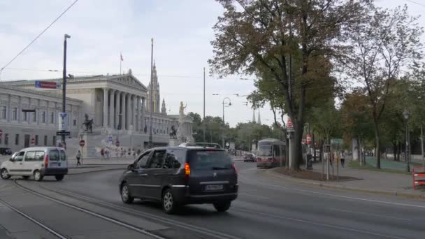 Движение Вблизи Австрийского Парламента Вена Австрия — стоковое видео