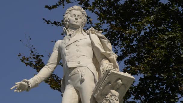 Мармурова Скульптура Моцарта Відень Австрія — стокове відео