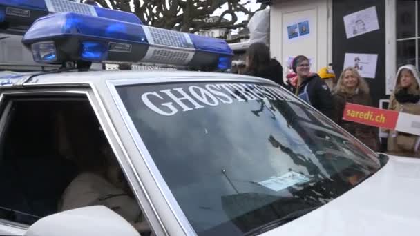 Ghost Busters Auto Auf Einem Karneval — Stockvideo