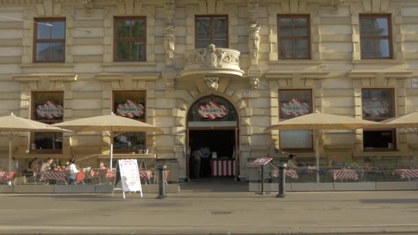 Restaurang Fredagar Wien — Stockvideo