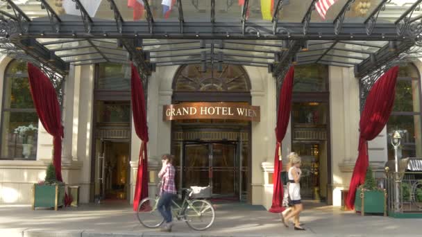 Entrada Del Grand Hotel Wien — Vídeo de stock