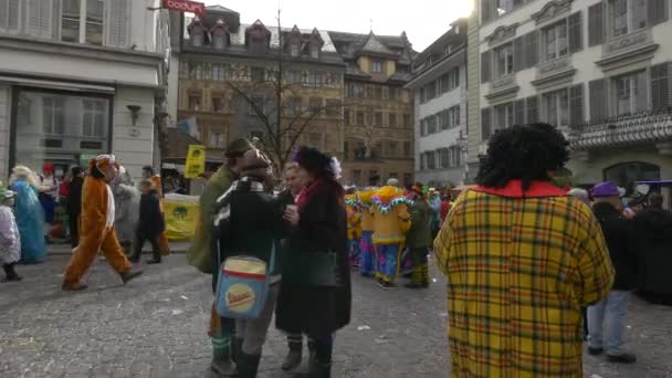 Pessoas Que Frequentam Carnaval Rua — Vídeo de Stock