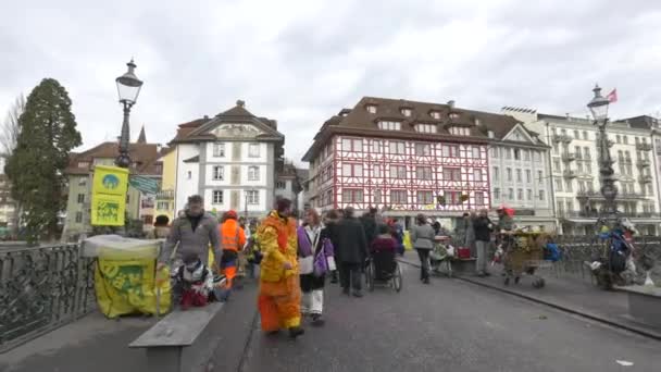Mennesker Med Farverige Kostumer Karnevalet – Stock-video