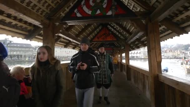 Walking Chapel Bridge Lucerne Switzerland — Stock video