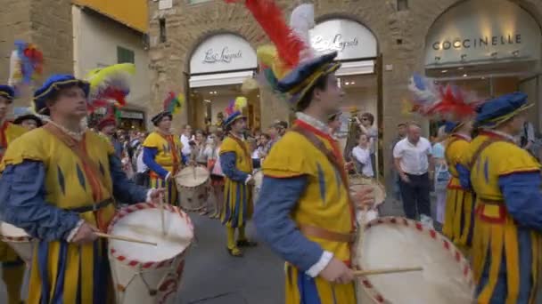 Sebuah Parade Bersejarah Dengan Pria Berkostum — Stok Video