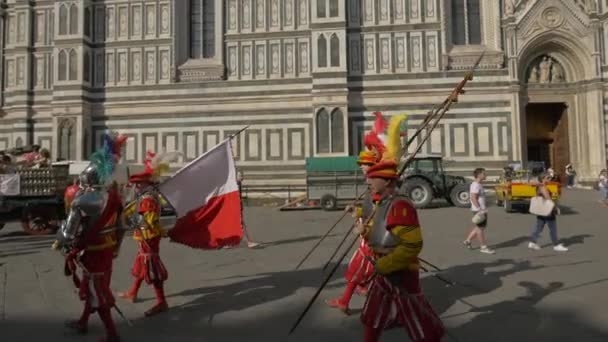 Bărbați Costume Într Paradă — Videoclip de stoc