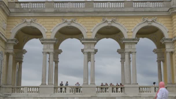 Säulen Und Arkaden Der Gloriette — Stockvideo