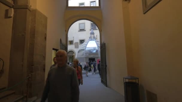 Una Cappella Vetro Cortile Interno — Video Stock