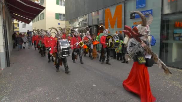 Goblinler Lucerne Karnaval Geçidi Nde Gösteri Yapıyorlar — Stok video