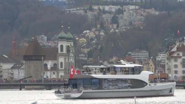 Barca Con Turisti Che Navigano Sul Lago Lucerna — Video Stock