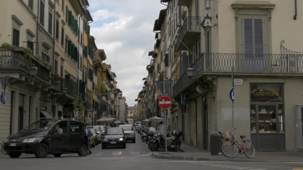 Tráfico Una Calle Ciudad — Vídeos de Stock