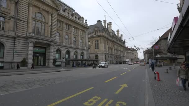 Postkontor Och Banque Cantonale Vaudoise Lausanne — Stockvideo