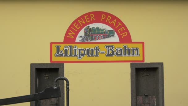 Liliputbahn Skylten Resekonceptet — Stockvideo