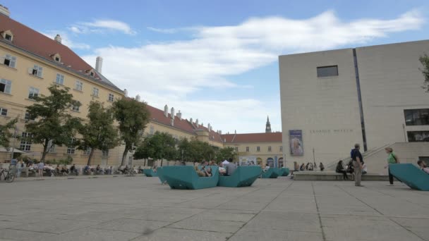 Relaxing Leopold Museum Vienna — Stock Video