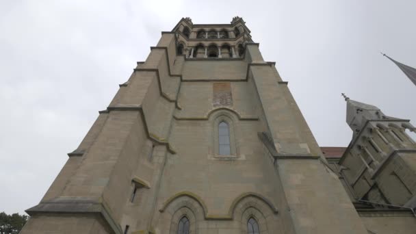 Niedriger Winkel Des Turms Der Kathedrale Von Lausanne — Stockvideo