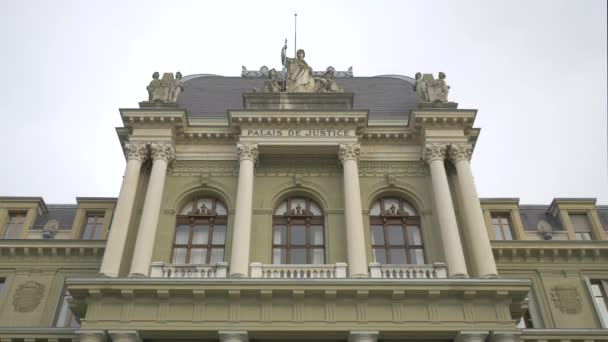 Vrchol Paláce Spravedlnosti Lausanne — Stock video