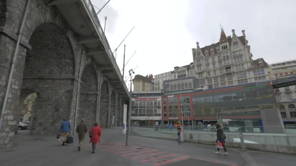 Gebäude Der Nähe Der Brücke Rue Grand Pont Lausanne — Stockvideo