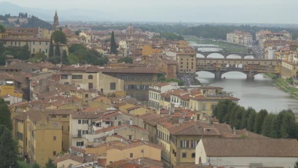 Pan Derecha Florencia Con Ponte Vecchio — Vídeos de Stock