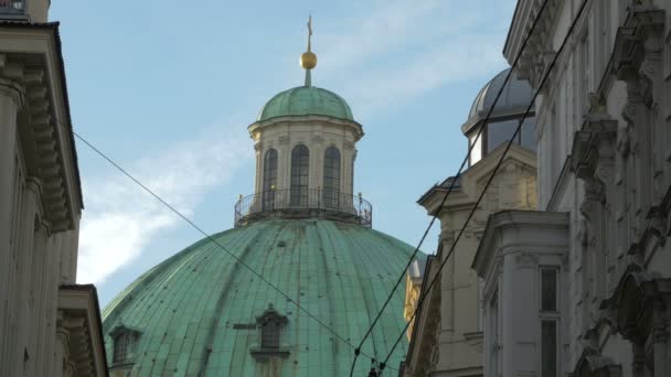 Cupola Rame Della Chiesa San Pietro — Video Stock