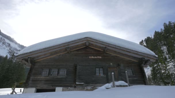 Chalet Nevado Las Montañas — Vídeos de Stock