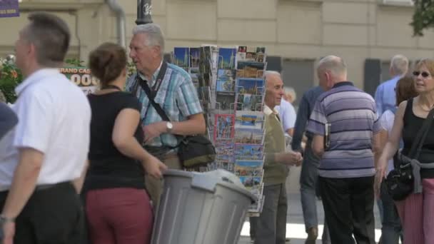 Cabine Rue Avec Cartes Postales — Video