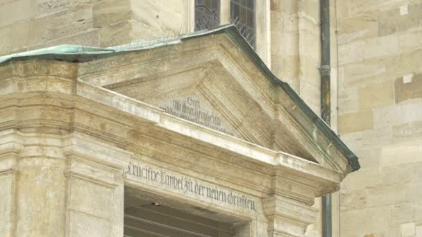 Fronton Avec Inscriptions Sur Bâtiment — Video