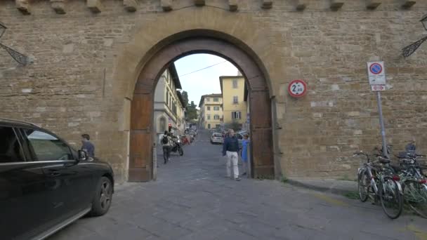 Cancello Legno Arco Muro Pietra — Video Stock