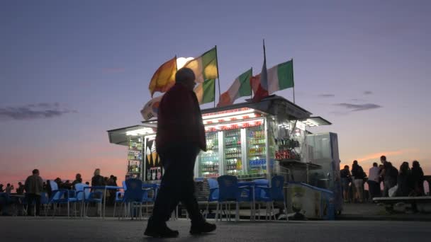 Una Cabina Aperitivos Noche — Vídeos de Stock