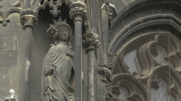 Skulptur Kvinna Vid Stephansdom — Stockvideo