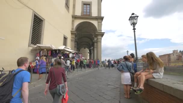 Gente Caminando Relajándose Una Calle — Vídeos de Stock