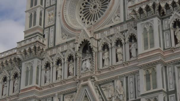 Estatuas Una Fachada Catedral — Vídeo de stock