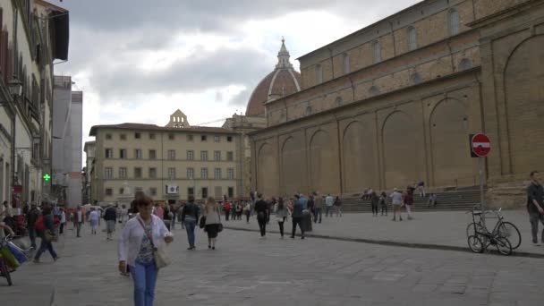 Ludzie Spacerujący Placu Florencji — Wideo stockowe