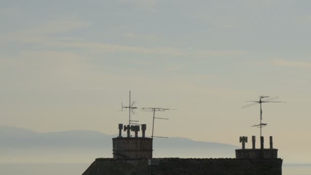 Dessus Bâtiment Avec Antennes — Video