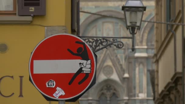 Ein Lustiges Stoppschild — Stockvideo