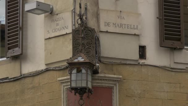 Poste Lámpara Vintage Una Esquina Del Edificio — Vídeos de Stock