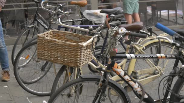 Vélos Attachés Sur Support Rue — Video