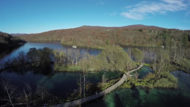 Aérea Pasarela Madera Lago Parque Plitvice — Vídeo de stock