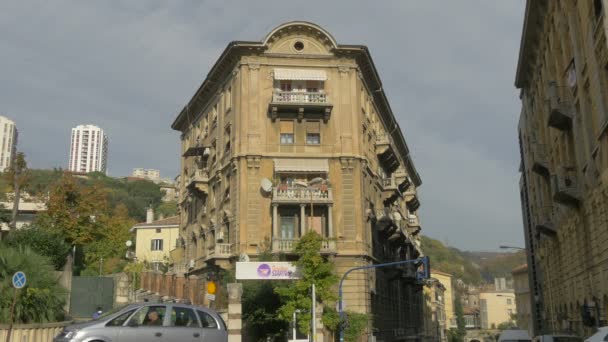 Edificio Esquina Rijeka — Vídeo de stock