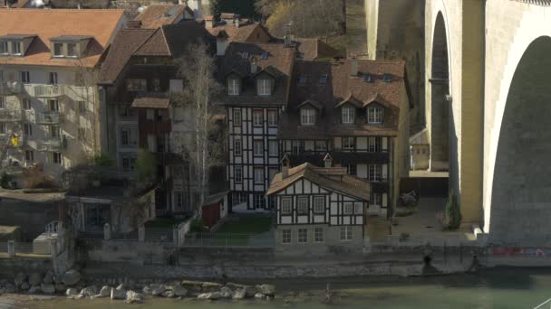 Μισά Ξύλινα Σπίτια Κοντά Στη Γέφυρα Nydeggbrucke — Αρχείο Βίντεο