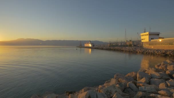 Torre Control Del Puerto Rijeka — Vídeo de stock