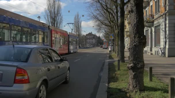 Tram Auto Straat — Stockvideo