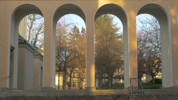 Cuatro Arcos Una Pared — Vídeos de Stock